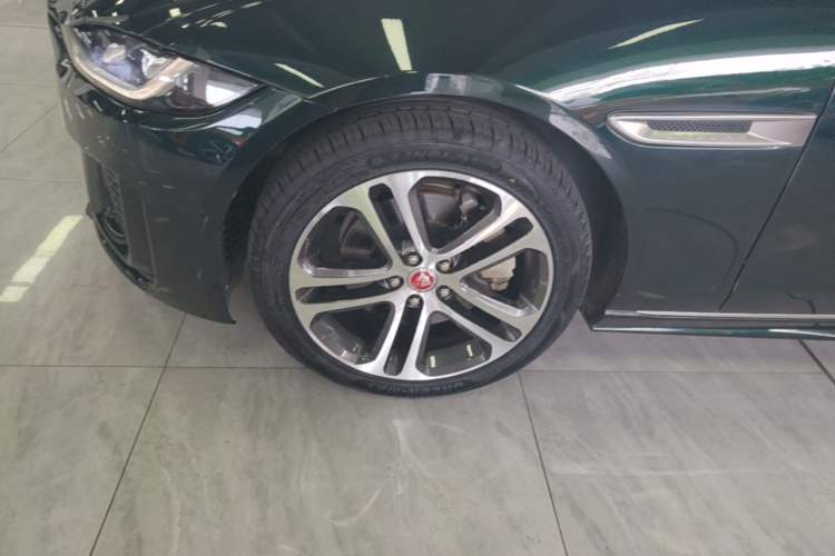 Used Jaguar XEL 2024 2.0T 250 PS R-DYNAMIC S Advanced Sport Edition Left Front Wheel Hub