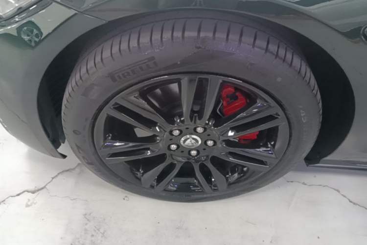 Used Jaguar XEL 2024 2.0T 250 PS R-DYNAMIC S Ebony Black Sport Edition Left Front Wheel Hub
