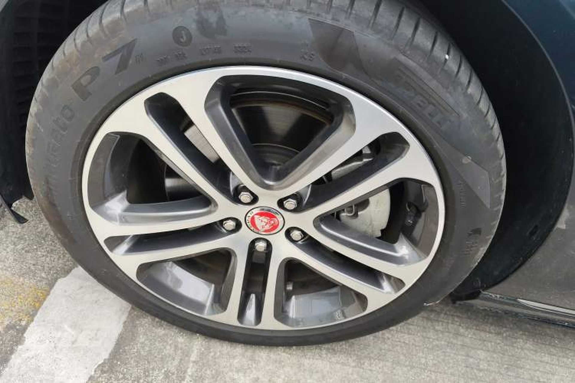 Used Jaguar XEL 2024 2.0T 250 PS R-DYNAMIC S Advanced Sport Edition Left Front Wheel Hub