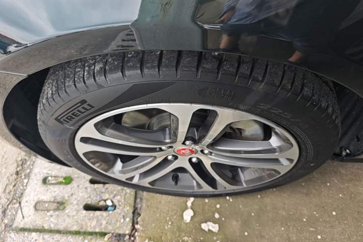 Used Jaguar XEL 2024 2.0T 250 PS R-DYNAMIC S Advanced Sport Edition Left Front Wheel Hub