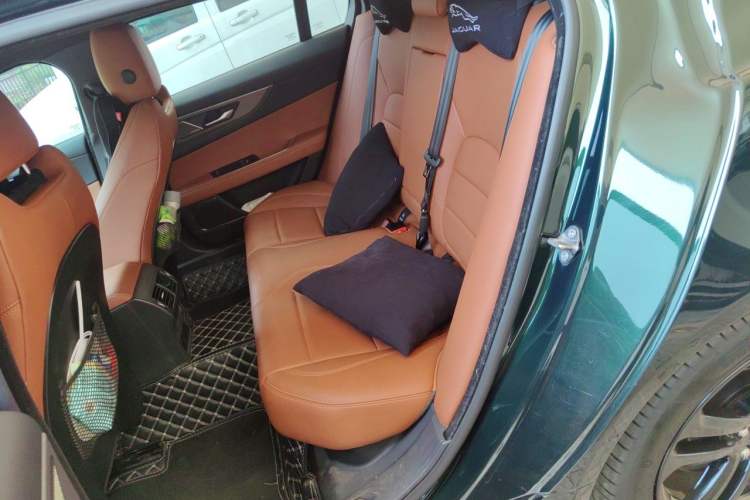 Used Jaguar XEL 2024 2.0T 250 PS R-DYNAMIC S Advanced Sport Edition Left Rear Seat