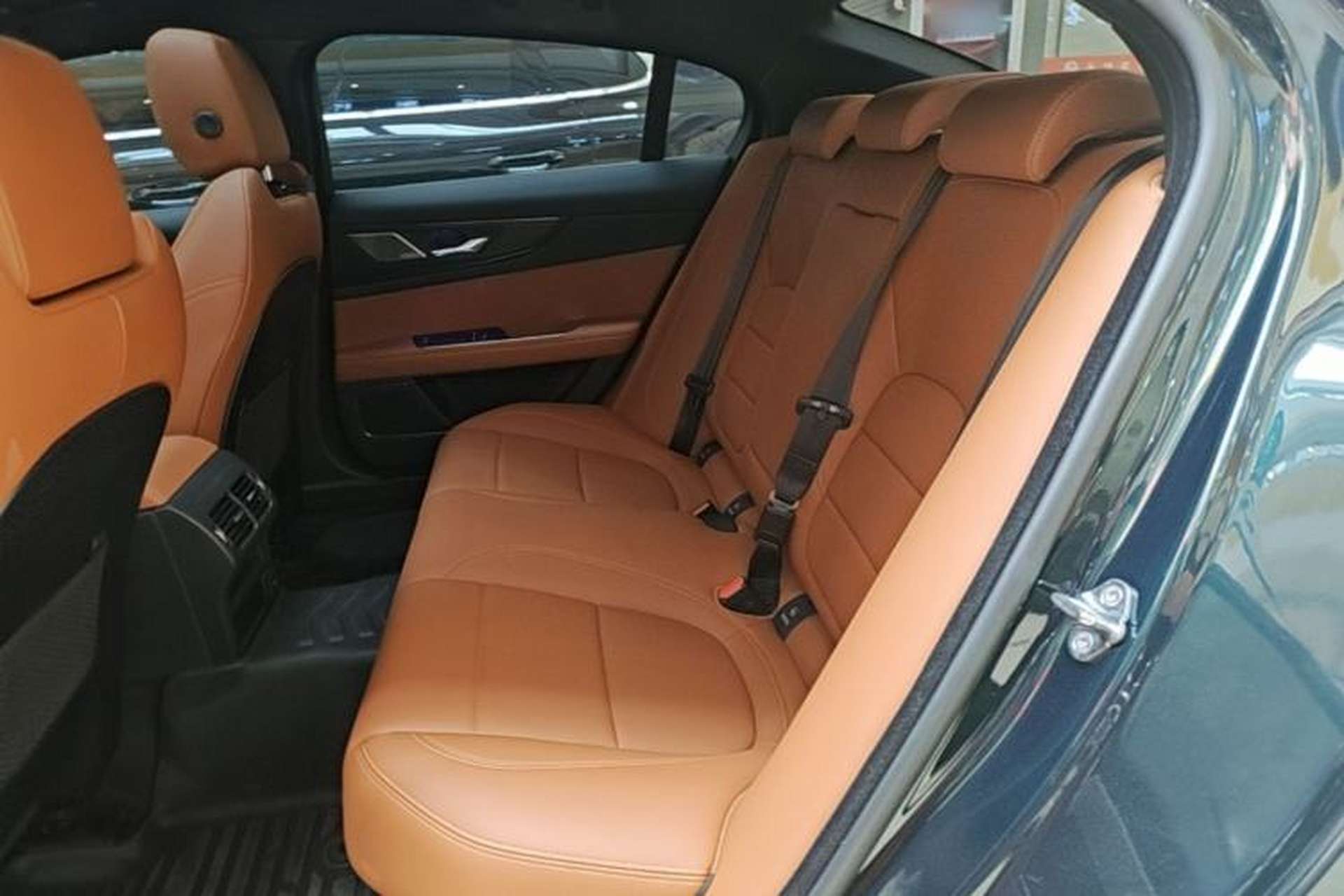 Used Jaguar XEL 2024 2.0T 250 PS R-DYNAMIC S Ebony Black Sport Edition Left Rear Seat