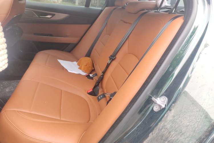 Used Jaguar XEL 2024 2.0T 250 PS R-DYNAMIC S Advanced Sport Edition Left Rear Seat