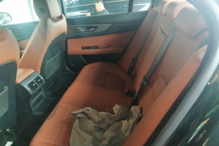 Used Jaguar XEL 2024 2.0T 250 PS R-DYNAMIC S Advanced Sport Edition Left Rear Seat