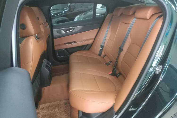 Used Jaguar XEL 2024 2.0T 250 PS R-DYNAMIC S Advanced Sport Edition Left Rear Seat