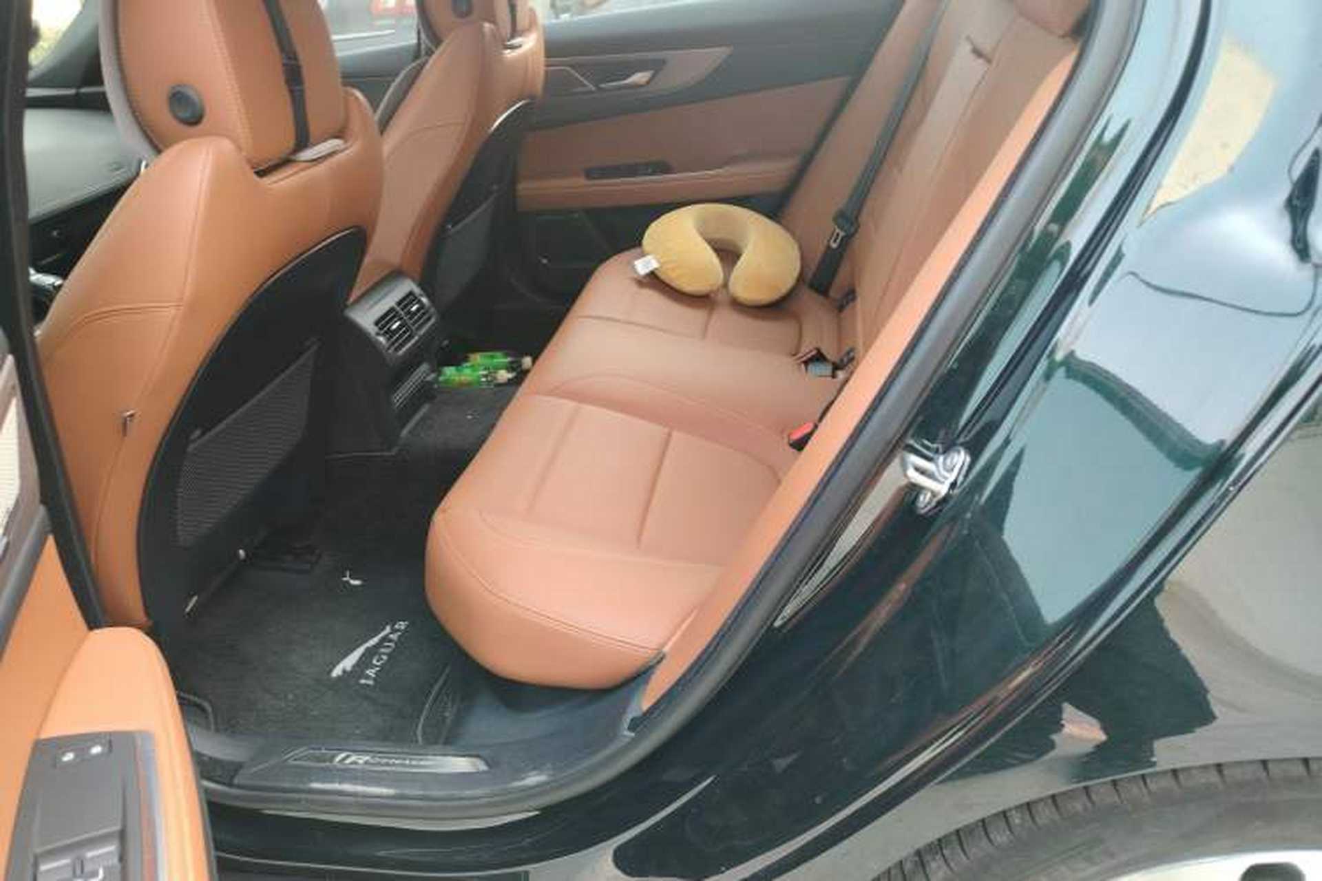 Used Jaguar XEL 2024 2.0T 250 PS R-DYNAMIC S Advanced Sport Edition Left Rear Seat