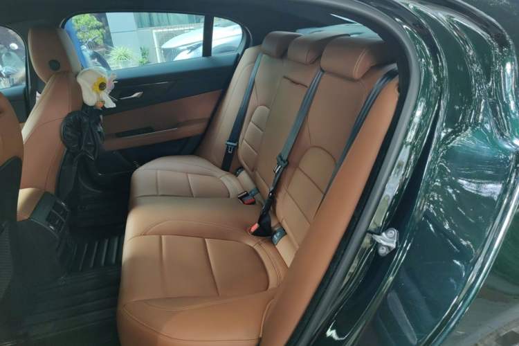 Used Jaguar XEL 2024 2.0T 250 PS R-DYNAMIC S Ebony Black Sport Edition Left Rear Seat