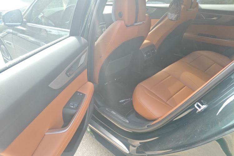 Used Jaguar XEL 2024 2.0T 250 PS R-DYNAMIC S Advanced Sport Edition Left Rear Seat