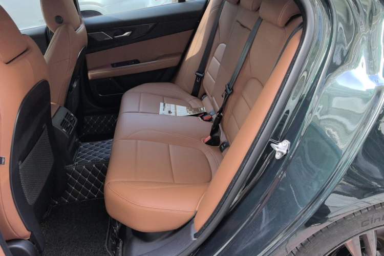 Used Jaguar XEL 2024 2.0T 250 PS R-DYNAMIC S Ebony Black Sport Edition Left Rear Seat