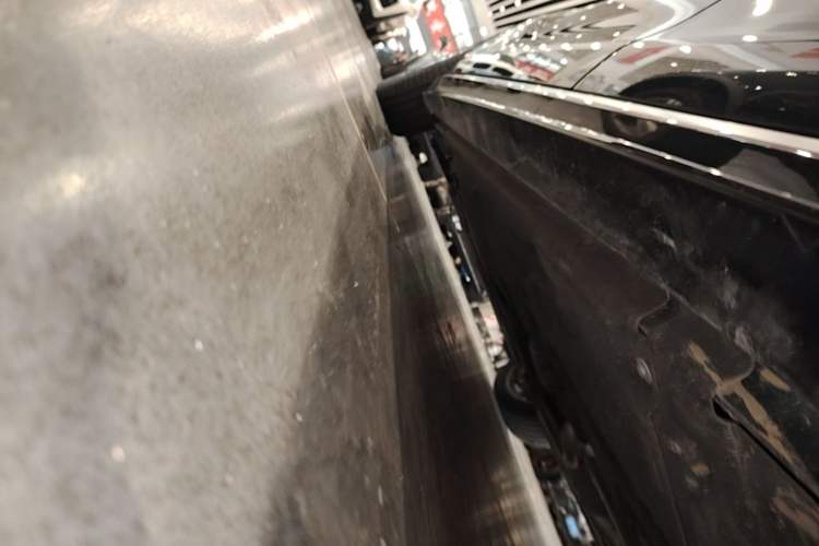 Used Jaguar XEL 2024 2.0T 250 PS R-DYNAMIC S Advanced Sport Edition Left Side Sill