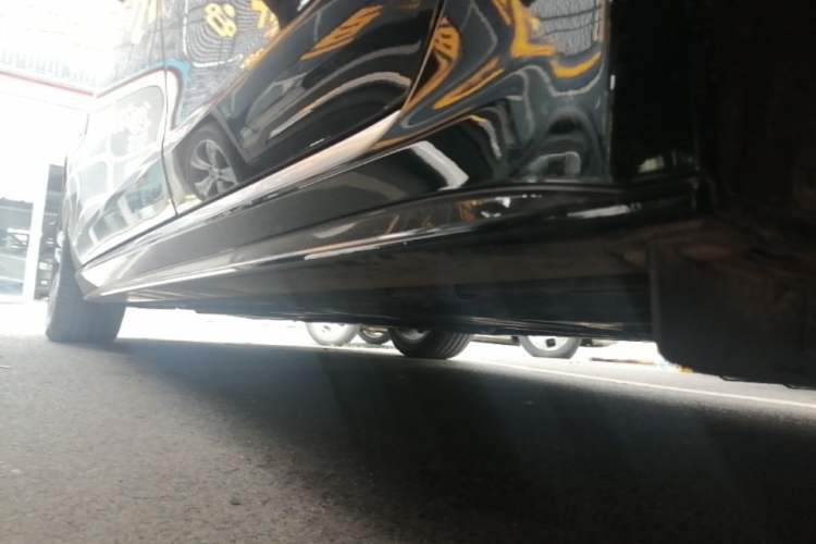 Used Jaguar XEL 2024 2.0T 250 PS R-DYNAMIC S Advanced Sport Edition Left Side Sill