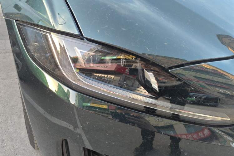 Used Jaguar XEL 2024 2.0T 250 PS R-DYNAMIC S Advanced Sport Edition Right Front Headlight