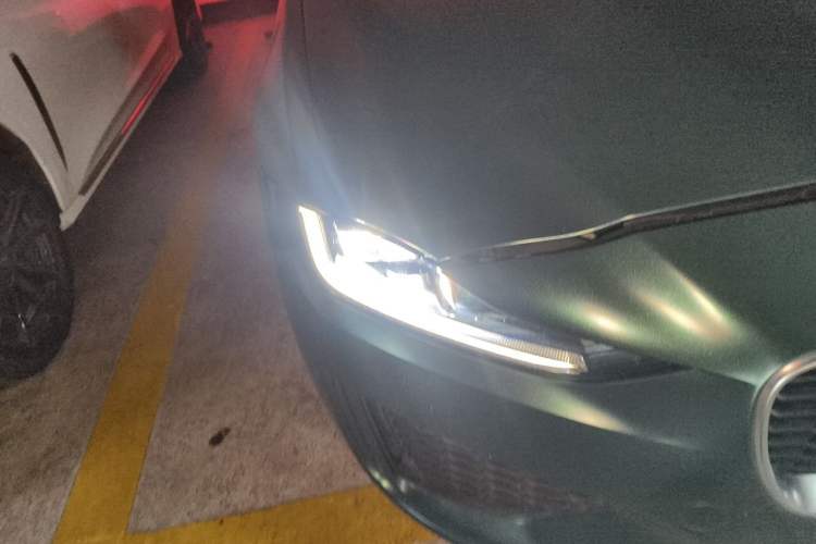 Used Jaguar XEL 2024 2.0T 250 PS R-DYNAMIC S Advanced Sport Edition Right Front Headlight