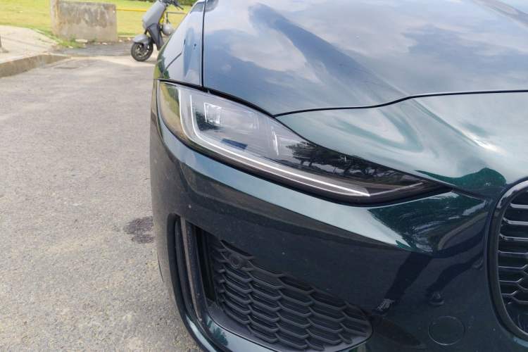 Used Jaguar XEL 2024 2.0T 250 PS R-DYNAMIC S Ebony Black Sport Edition Right Front Headlight