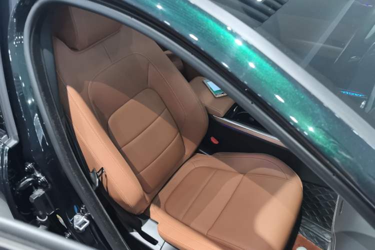 Used Jaguar XEL 2024 2.0T 250 PS R-DYNAMIC S Ebony Black Sport Edition Right Front Seat