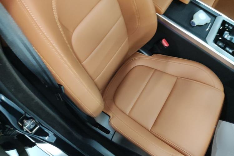 Used Jaguar XEL 2024 2.0T 250 PS R-DYNAMIC S Advanced Sport Edition Right Front Seat