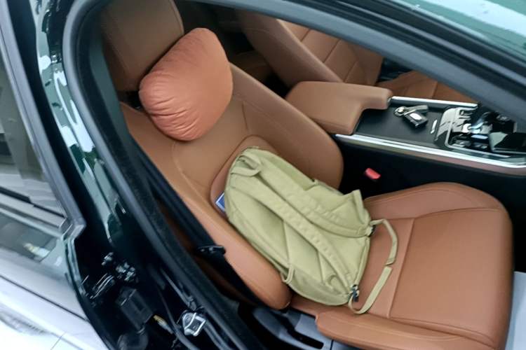 Used Jaguar XEL 2024 2.0T 250 PS R-DYNAMIC S Ebony Black Sport Edition Right Front Seat