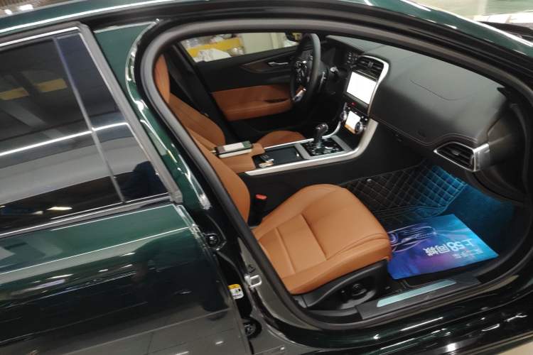 Used Jaguar XEL 2024 2.0T 250 PS R-DYNAMIC S Ebony Black Sport Edition Right Front Seat