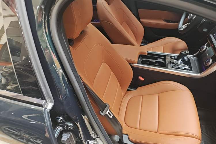 Used Jaguar XEL 2024 2.0T 250 PS R-DYNAMIC S Ebony Black Sport Edition Right Front Seat
