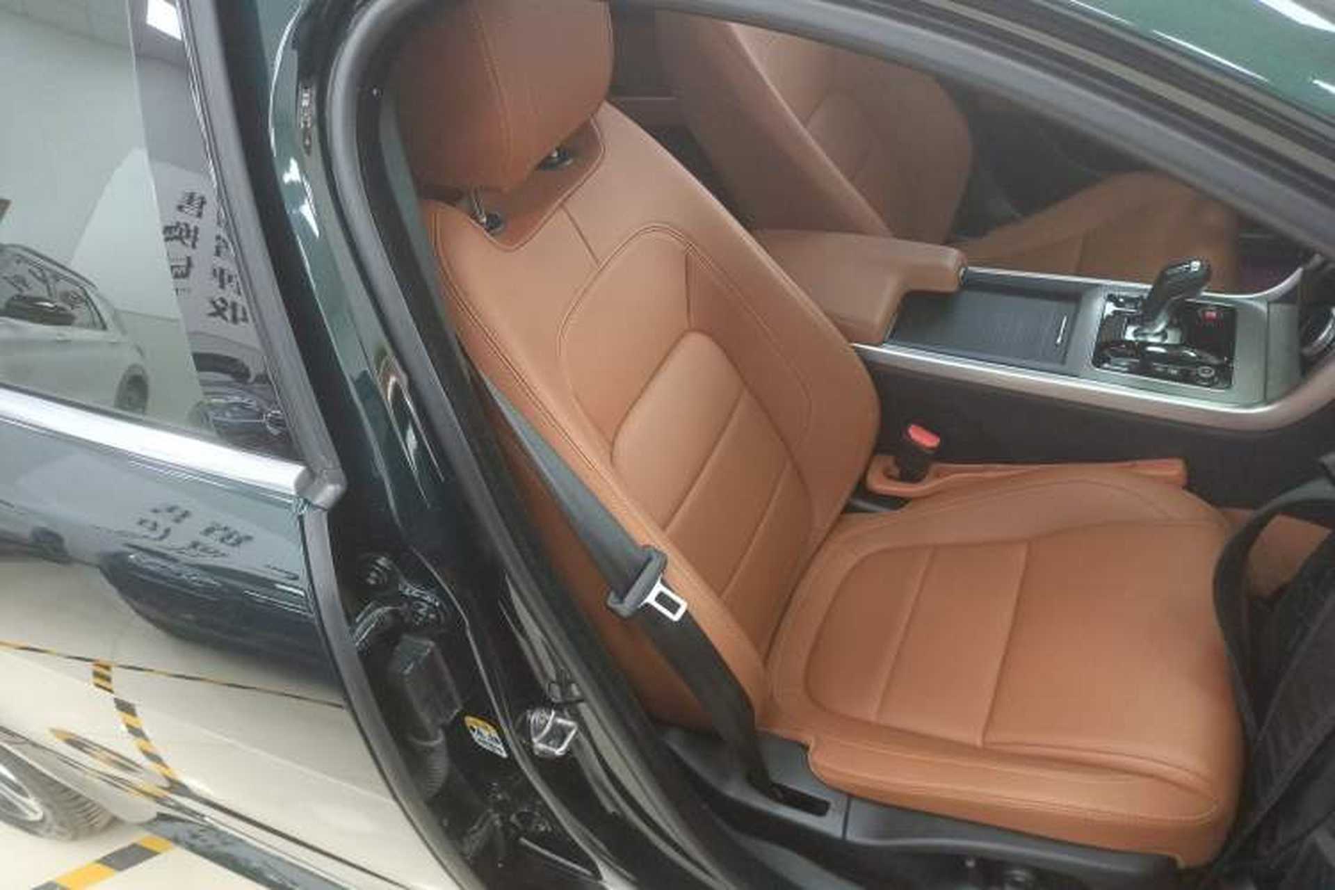 Used Jaguar XEL 2024 2.0T 250 PS R-DYNAMIC S Advanced Sport Edition Right Front Seat