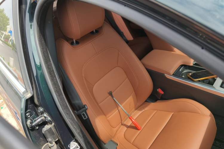 Used Jaguar XEL 2024 2.0T 250 PS R-DYNAMIC S Advanced Sport Edition Right Front Seat