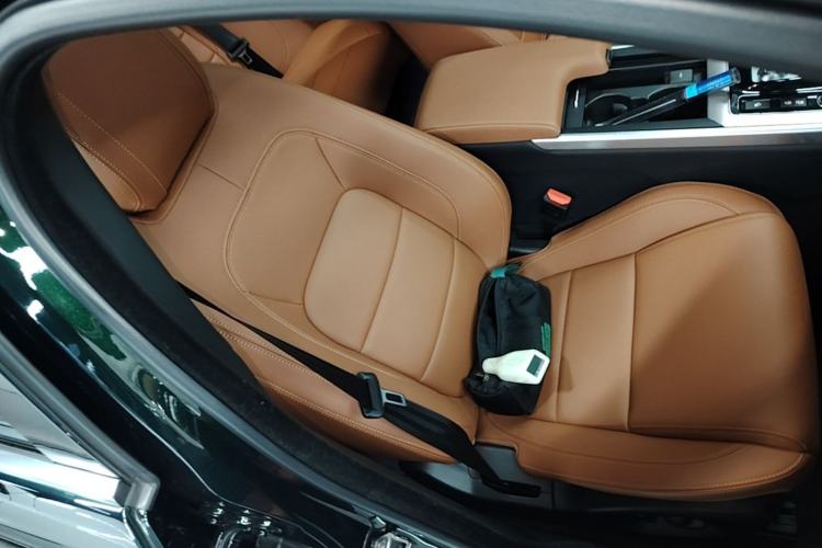 Used Jaguar XEL 2024 2.0T 250 PS R-DYNAMIC S Advanced Sport Edition Right Front Seat