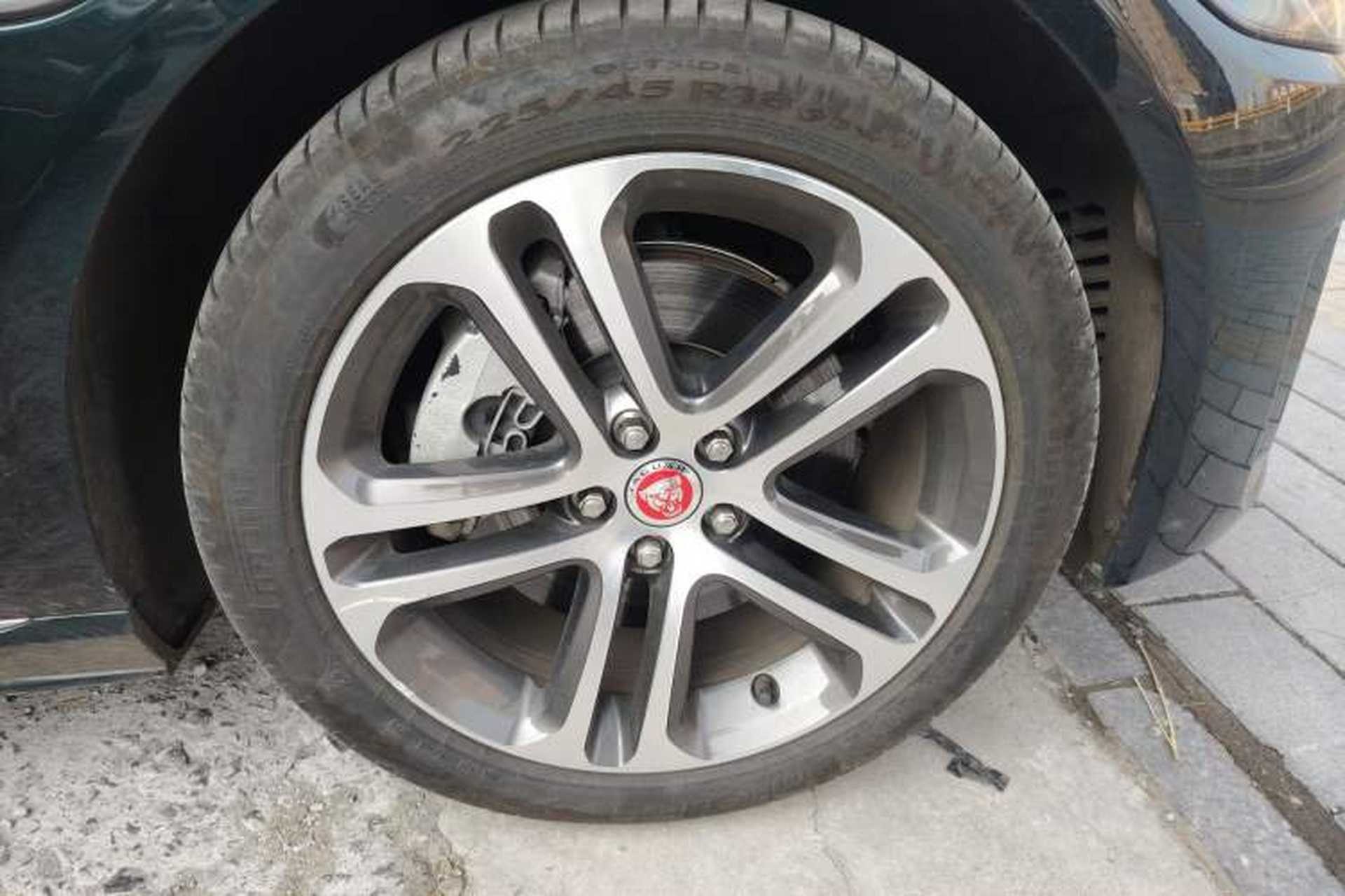 Used Jaguar XEL 2024 2.0T 250 PS R-DYNAMIC S Advanced Sport Edition Right Front Wheel Hub