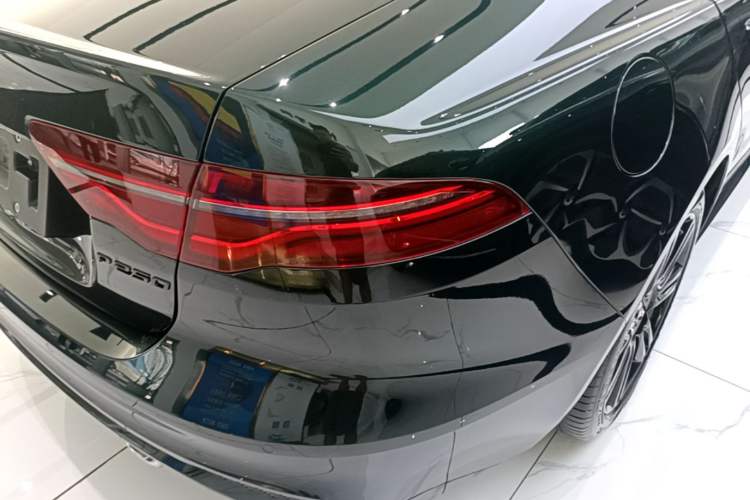 Used Jaguar XEL 2024 2.0T 250 PS R-DYNAMIC S Ebony Black Sport Edition Right Rear Taillight