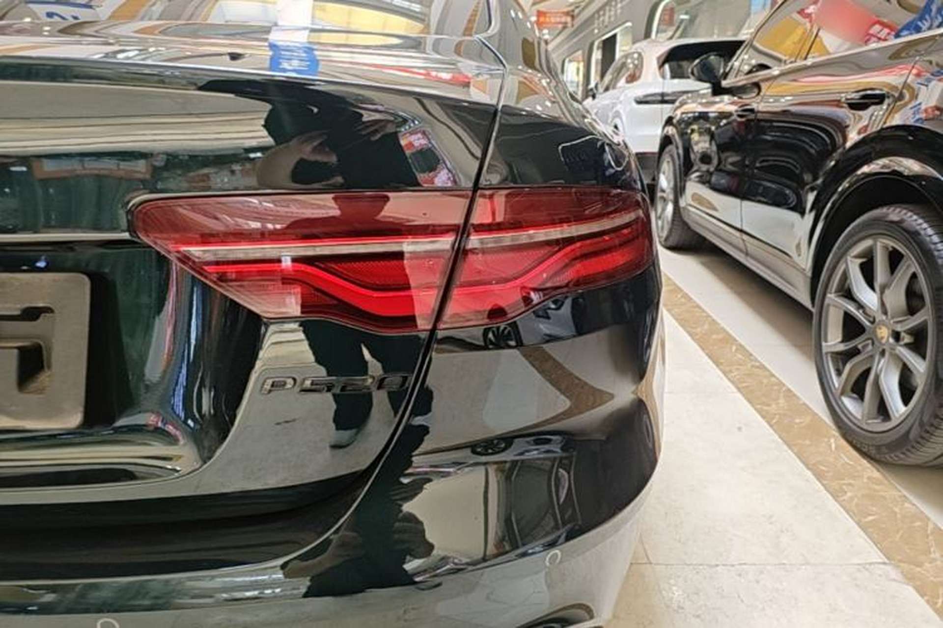 Used Jaguar XEL 2024 2.0T 250 PS R-DYNAMIC S Ebony Black Sport Edition Right Rear Taillight