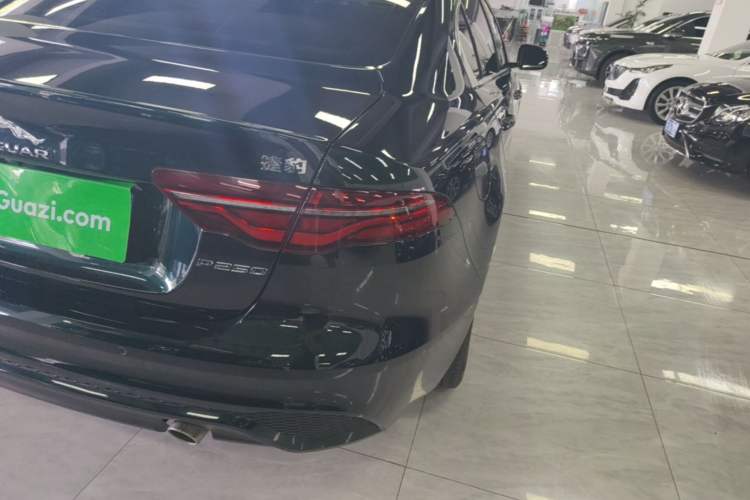 Used Jaguar XEL 2024 2.0T 250 PS R-DYNAMIC S Advanced Sport Edition Right Rear Taillight