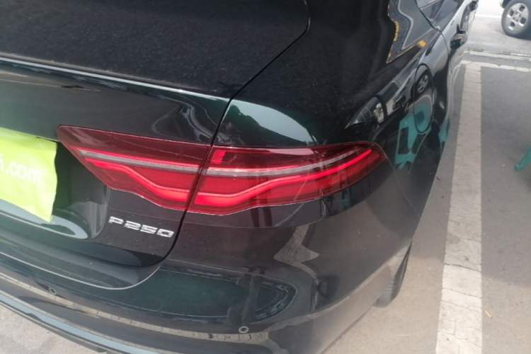 Used Jaguar XEL 2024 2.0T 250 PS R-DYNAMIC S Advanced Sport Edition Right Rear Taillight