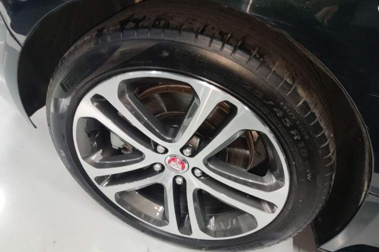 Used Jaguar XEL 2024 2.0T 250 PS R-DYNAMIC S Advanced Sport Edition Right Rear Wheel Hub
