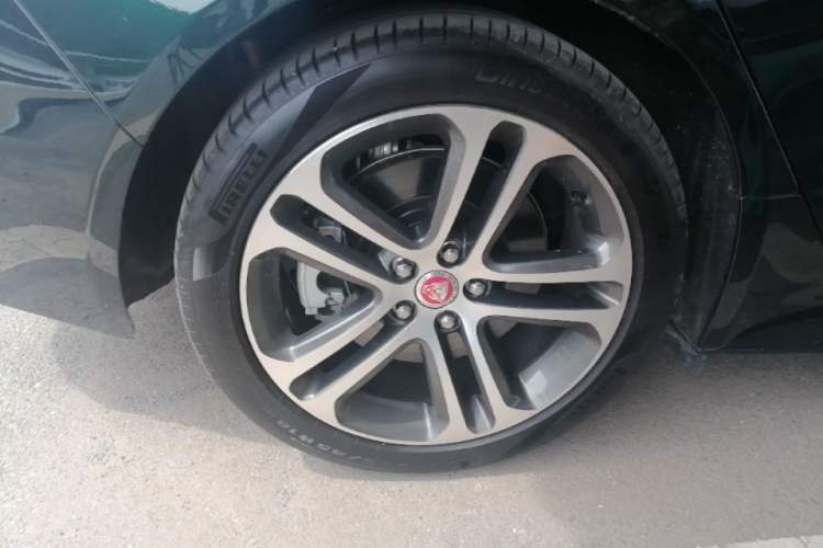 Used Jaguar XEL 2024 2.0T 250 PS R-DYNAMIC S Advanced Sport Edition Right Rear Wheel Hub
