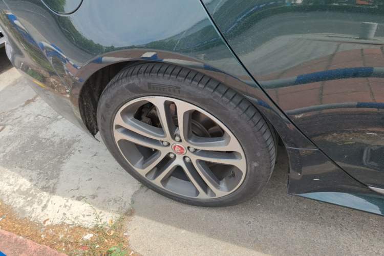 Used Jaguar XEL 2024 2.0T 250 PS R-DYNAMIC S Advanced Sport Edition Right Rear Wheel Hub