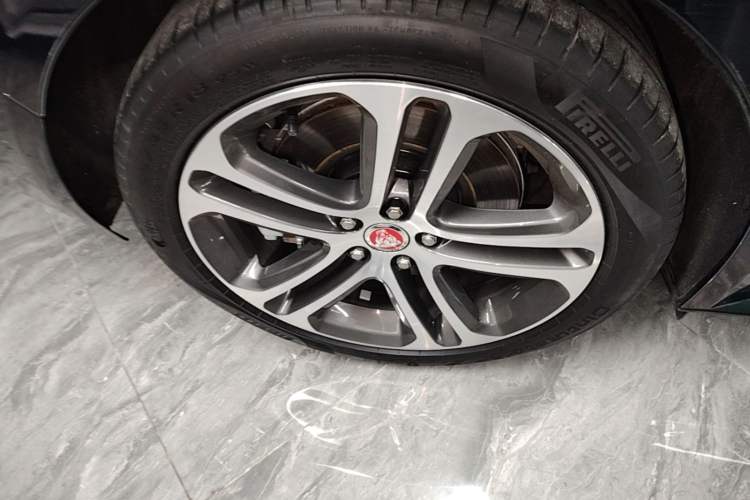 Used Jaguar XEL 2024 2.0T 250 PS R-DYNAMIC S Advanced Sport Edition Right Rear Wheel Hub