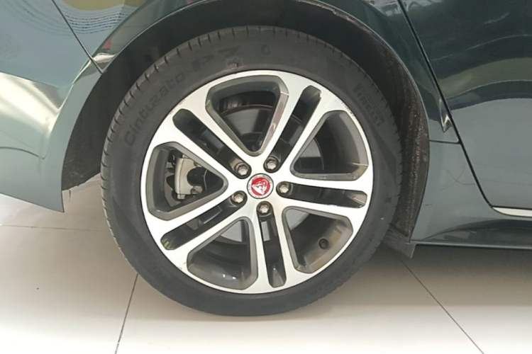 Used Jaguar XEL 2024 2.0T 250 PS R-DYNAMIC S Advanced Sport Edition Right Rear Wheel Hub