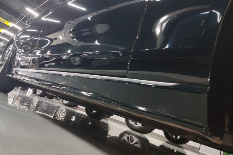 Used Jaguar XEL 2024 2.0T 250 PS R-DYNAMIC S Advanced Sport Edition Right Side Sill