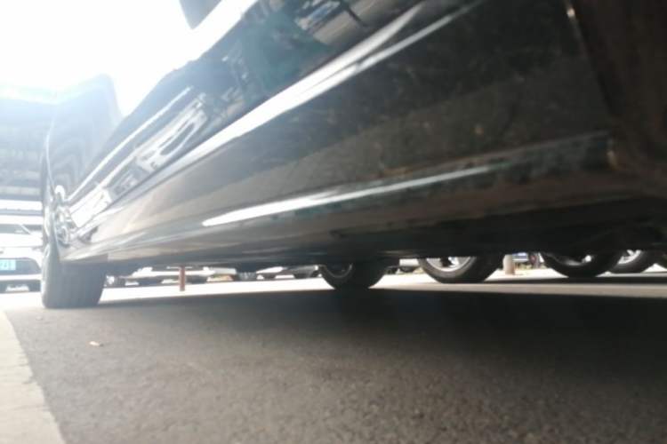 Used Jaguar XEL 2024 2.0T 250 PS R-DYNAMIC S Advanced Sport Edition Right Side Sill