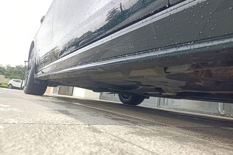 Used Jaguar XEL 2024 2.0T 250 PS R-DYNAMIC S Ebony Black Sport Edition Right Side Sill