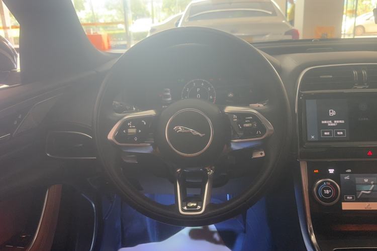 Used Jaguar XEL 2024 2.0T 250 PS R-DYNAMIC S Advanced Sport Edition Steering Wheel