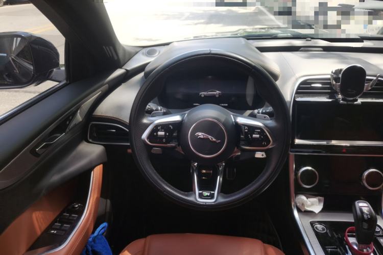 Used Jaguar XEL 2024 2.0T 250 PS R-DYNAMIC S Advanced Sport Edition Steering Wheel