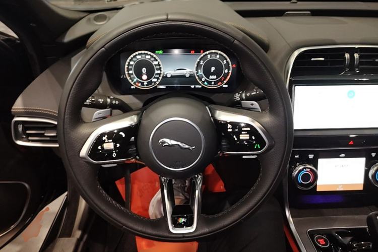 Used Jaguar XEL 2024 2.0T 250 PS R-DYNAMIC S Advanced Sport Edition Steering Wheel