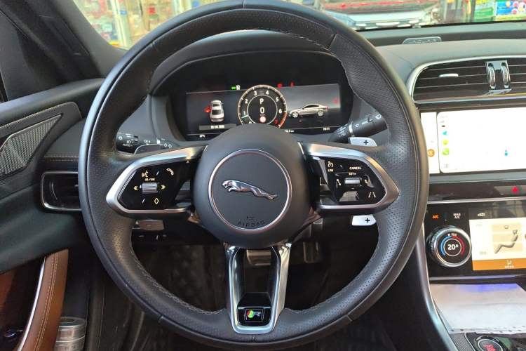 Used Jaguar XEL 2024 2.0T 250 PS R-DYNAMIC S Advanced Sport Edition Steering Wheel