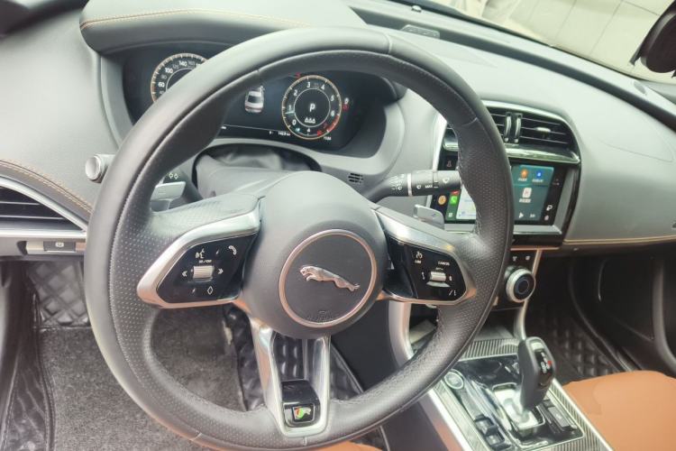 Used Jaguar XEL 2024 2.0T 250 PS R-DYNAMIC S Ebony Black Sport Edition Steering Wheel