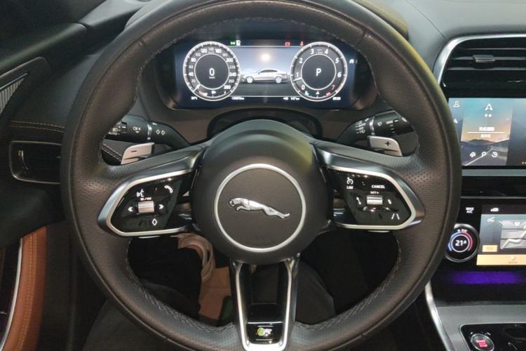 Used Jaguar XEL 2024 2.0T 250 PS R-DYNAMIC S Advanced Sport Edition Steering Wheel