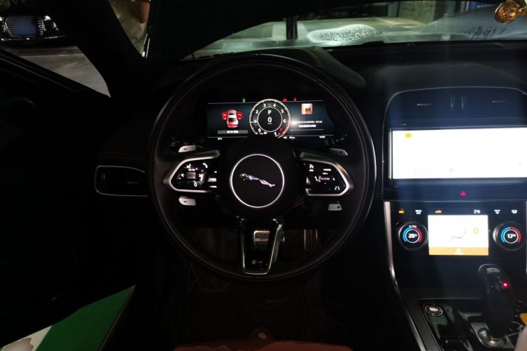 Used Jaguar XEL 2024 2.0T 250 PS R-DYNAMIC S Advanced Sport Edition Steering Wheel