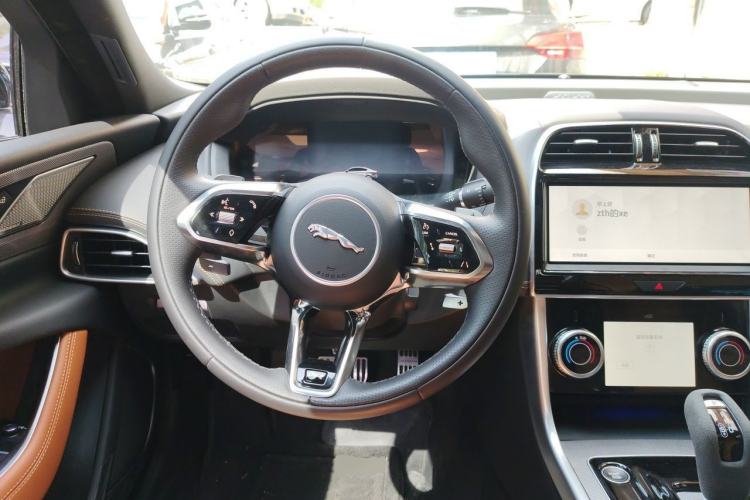 Used Jaguar XEL 2024 2.0T 250 PS R-DYNAMIC S Ebony Black Sport Edition Steering Wheel