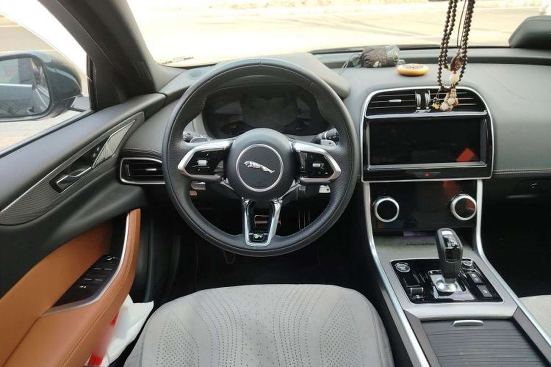 Used Jaguar XEL 2024 2.0T 250 PS R-DYNAMIC S Advanced Sport Edition Steering Wheel
