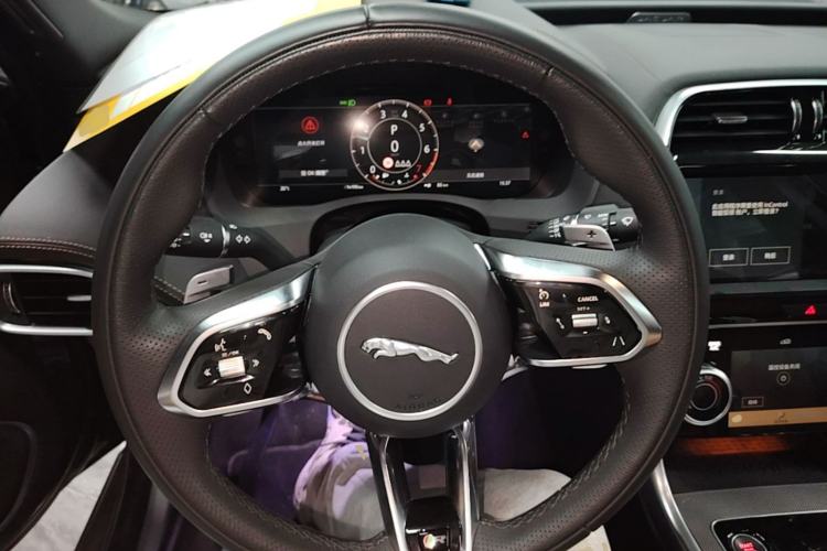 Used Jaguar XEL 2024 2.0T 250 PS R-DYNAMIC S Advanced Sport Edition Steering Wheel