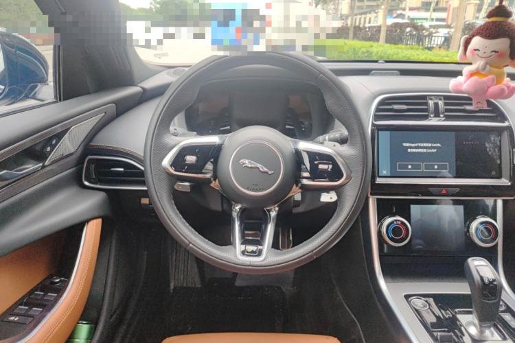 Used Jaguar XEL 2024 2.0T 250 PS R-DYNAMIC S Advanced Sport Edition Steering Wheel